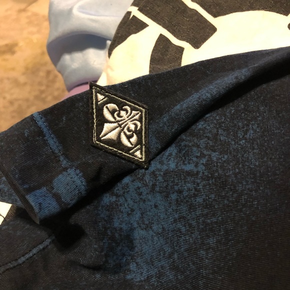 Men’s Affliction Shirt - Picture 5 of 6